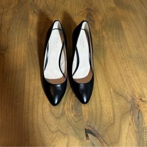 Cole Haan Grand.OS Black Leather Pumps Size 7.5B EUC